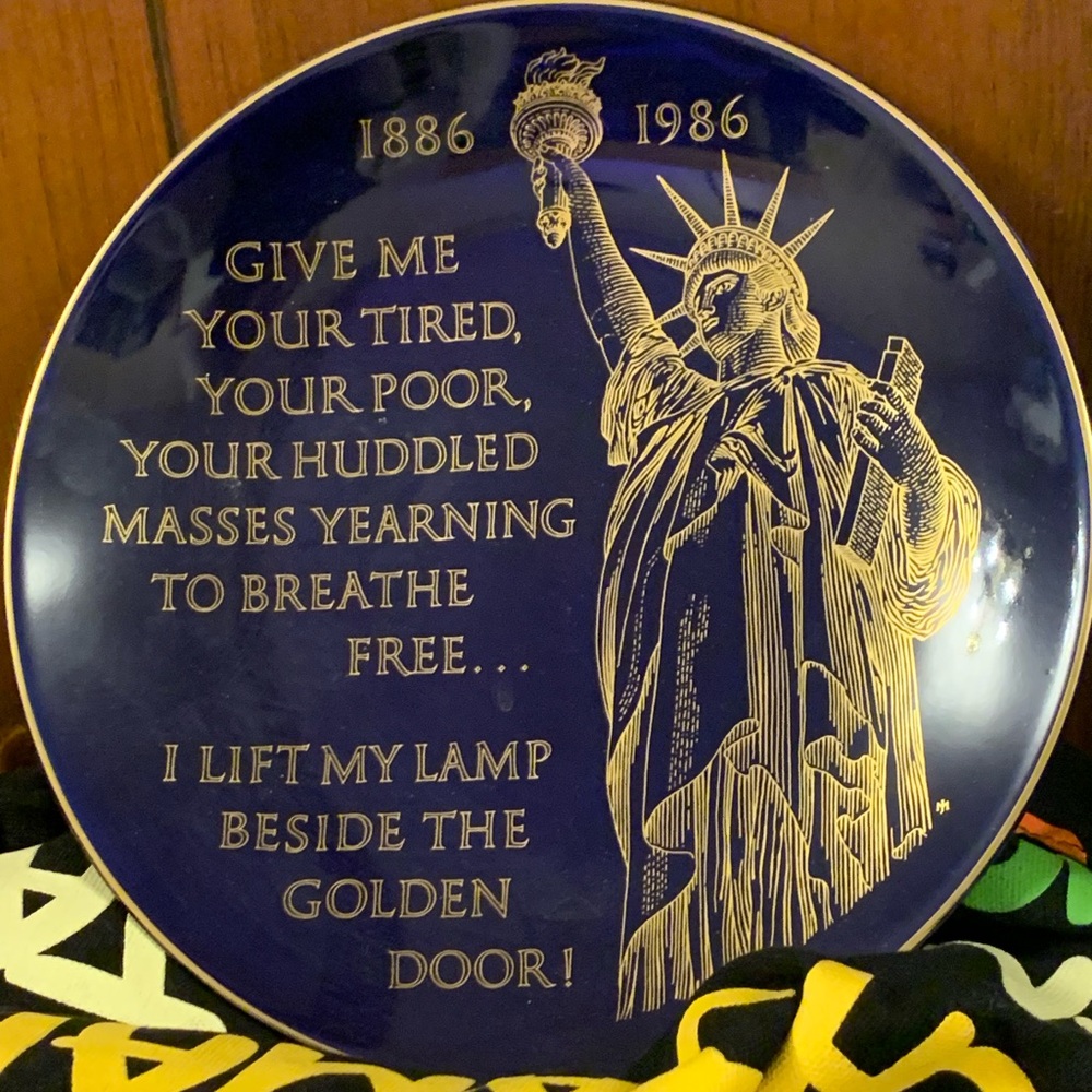 Vintage—-1886-1998Fleetwood CenturyCollection—Statue of liberty.  Very good cond